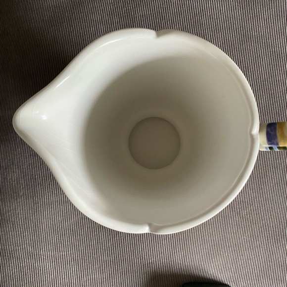 Hydrangea lover? Waverly hydrangea pitcher/vase. Ready for a hydrangea summer? - Picture 6 of 8